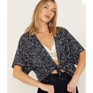 New Ariat Tie Fromt Wrap